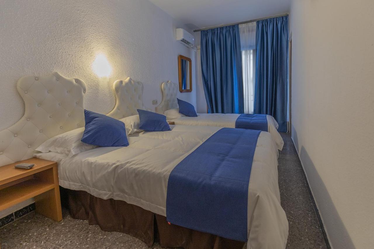 Hotel Vila Calella Habitación foto
